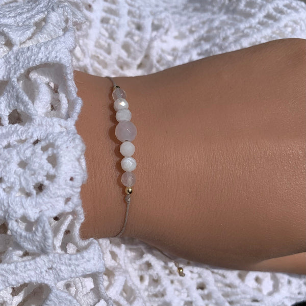 Schwangerschaft Schutzstein • Edelstein Armband Glücksarmband • weisser Achat Mondstein • babyparty geschenk • 14k gold filled • 925 silber