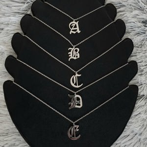 Buchstaben Kette aus Edelstahl