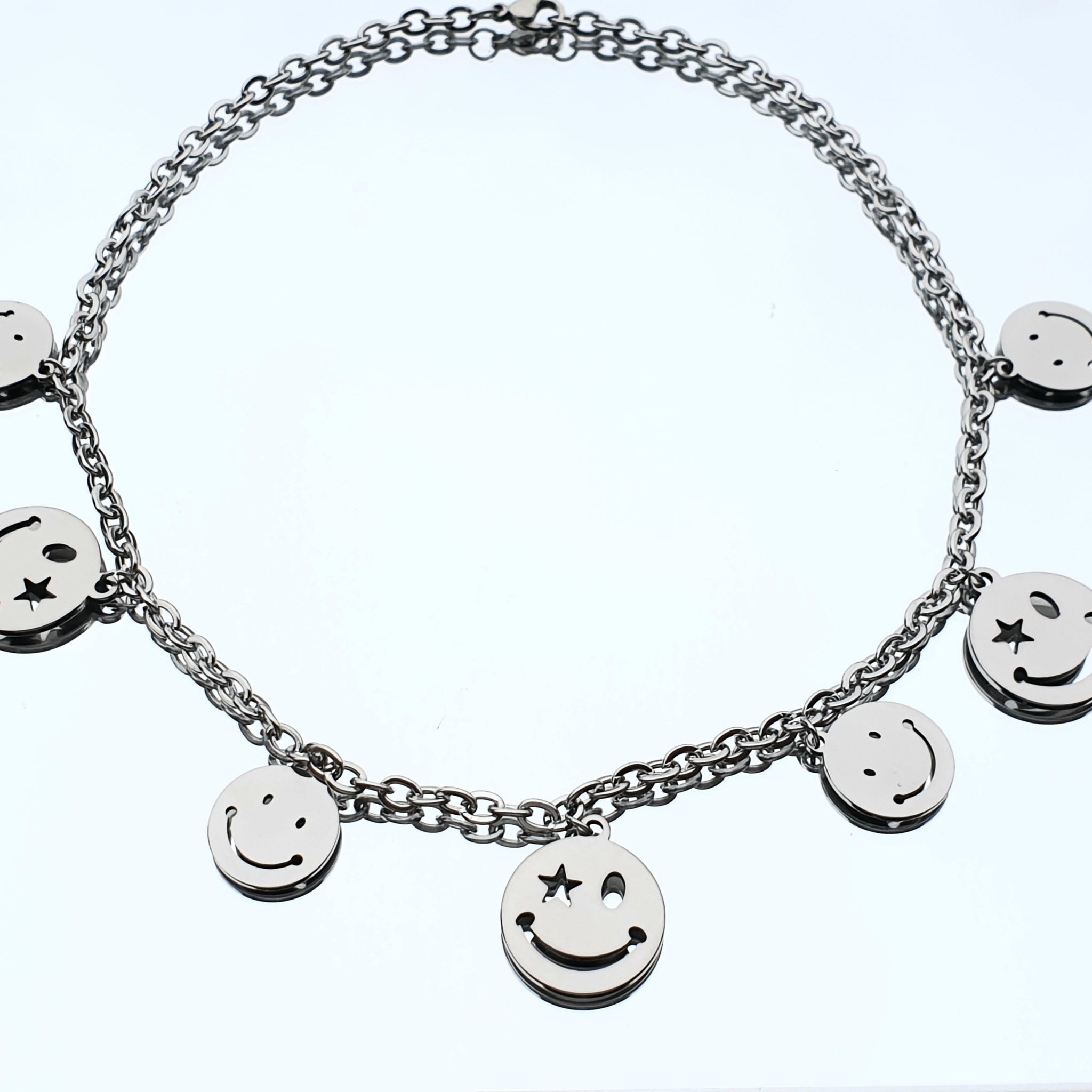 Chaîne ras du cou en acier inoxydable en acier inoxydable avec pendentif smiley mix