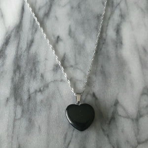 Naturstein Heilstein SCHWARZE OBSIDIAN mit EDELSTAHLKETTE