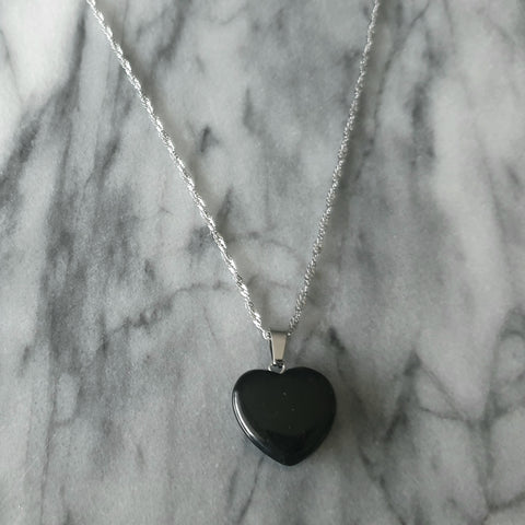 Naturstein Heilstein SCHWARZE OBSIDIAN mit EDELSTAHLKETTE
