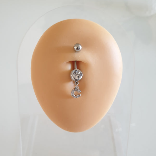Bauchnabelpiercing aus 316L Chirurgenstahl mit Initialen